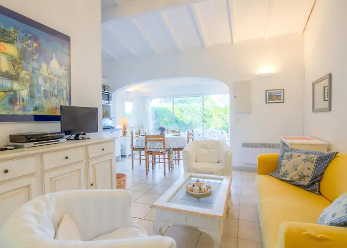 Semesterbostad Les Parcs De Gassin-2 By Interhome Saint-Tropez